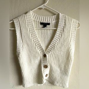 Forever 21 | knitted cropped vest | women’s M